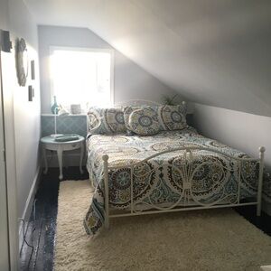 5 piece Beautiful Teal Quilt with 2 pillows & 2 pillow shams size King